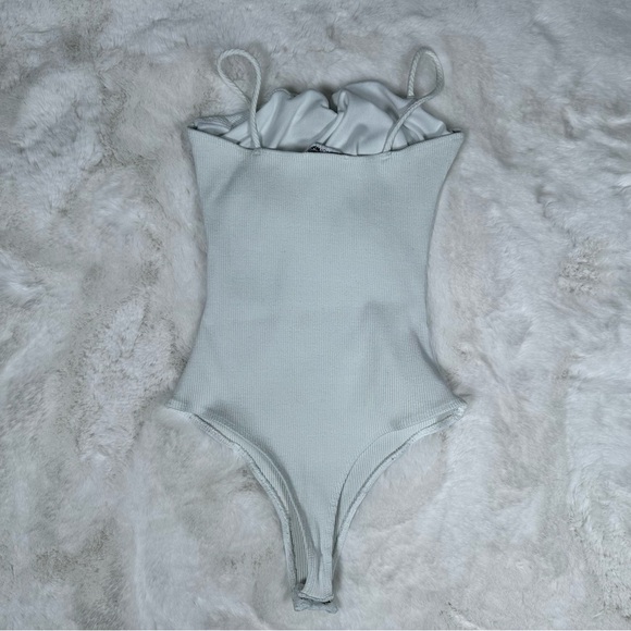 Fashion Nova White Ribbed Ruched Bodysuit - Picture 4 of 9